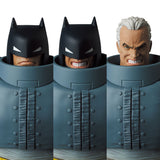 MAFEX Batman The Dark Knight Returns - Armored Batman