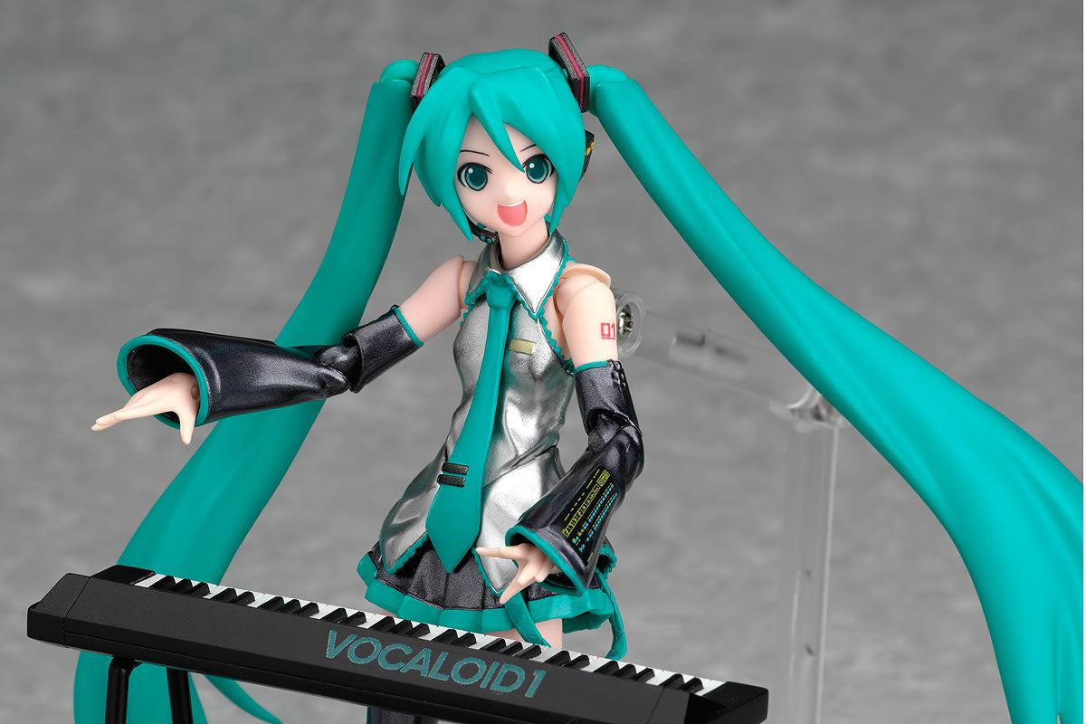 Figma Miku Hatsune: Live Stage ver. – Xavier Cal Customs and