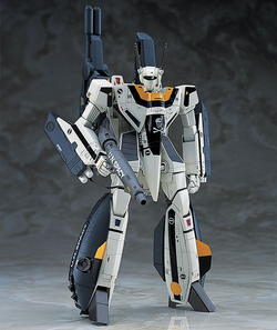 Super Dimension Fortress Macross 1/72 VF-1S STRIKE VALKYRIE BATTROID MODE