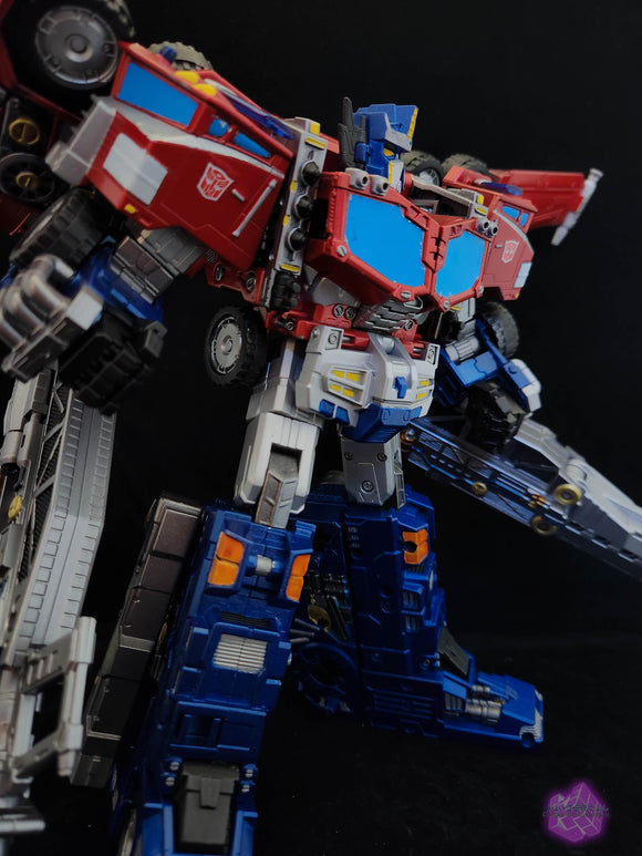 Xavier Cal Custom: Transformers Cybertron Leader Class - Optimus Prime