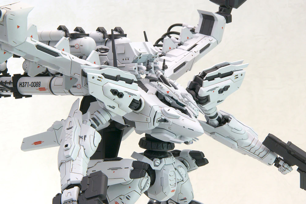 1/72 Armored Core V.I. Series Lineark White-glint & V.O.B Set