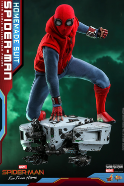 Hot Toys 1/6 MMS552 Spider-Man: Far From Home - Spider-Man Homemade Suit