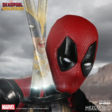 Mezco One:12 Collective Deadpool & Wolverine - Deadpool