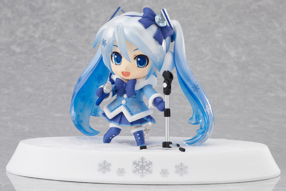 Nendoroid 207 Character Vocal Series 01 : Snow Miku: Fluffy Coat Ver.