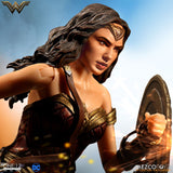 Mezco One:12 Collective DC Wonder Woman