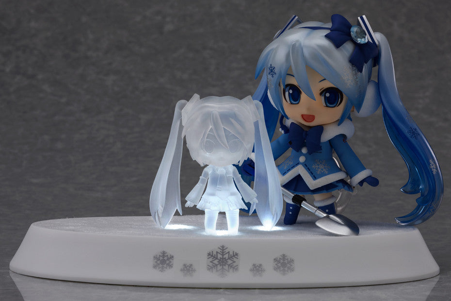 Nendoroid 207 Character Vocal Series 01 : Snow Miku: Fluffy Coat