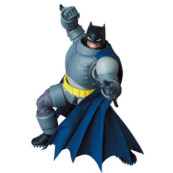 MAFEX Batman The Dark Knight Returns - Armored Batman