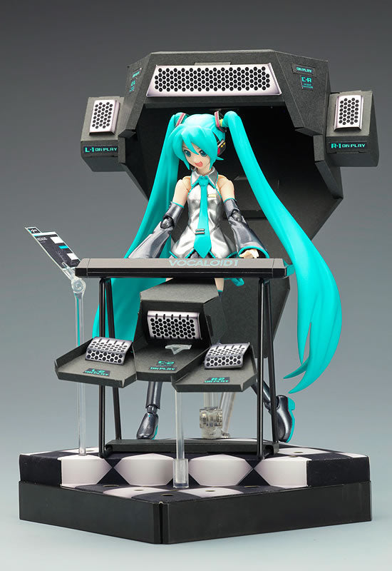 Figma Miku Hatsune: Live Stage ver. – Xavier Cal Customs and